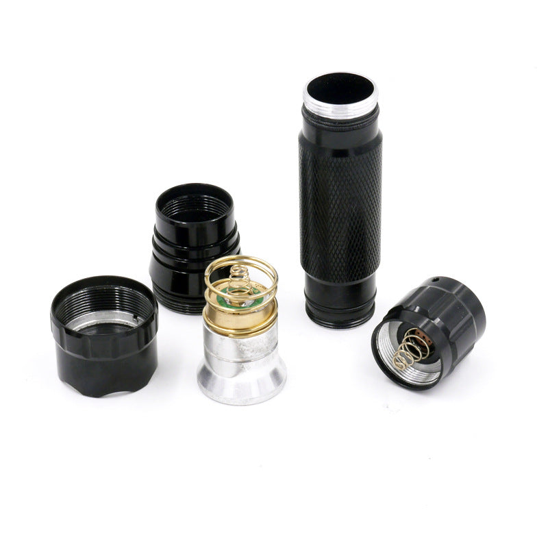 MantaRay 501B XP-L HI V3 1600lm 100m 4.2v 5Modes LED Flashlight Outdoor Waterproof 18650 Flashlight