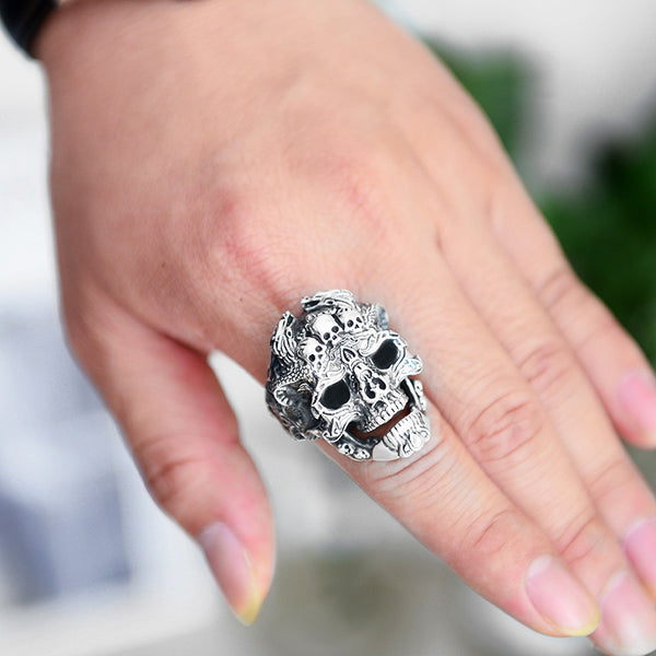Retro Domineering Finger  Faucet Hand Dragon Pattern Double Dragon Skull Ring