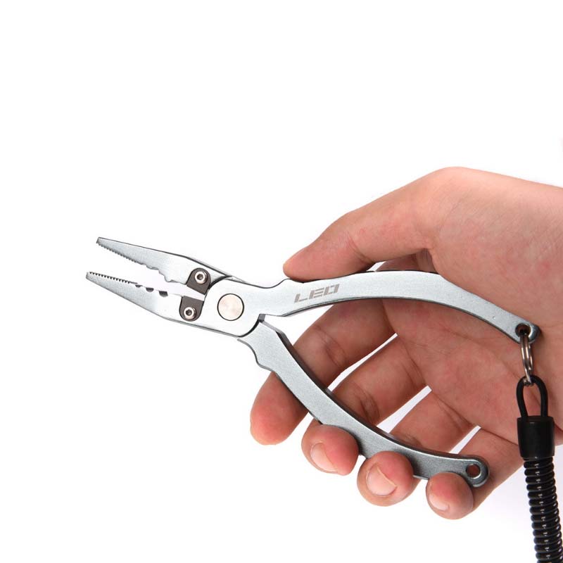 LEO 17/20cm Multifunction Fishing Pliers Hardware Fish Grip Clamp Fishing Tool With Storage Bag