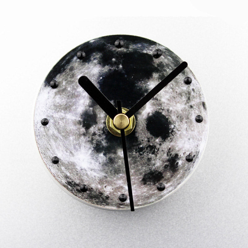 Fashionable Creative Universe Planet Moon Pattern Fridge Magnet Waterproof Sucker Moon Wall Clock