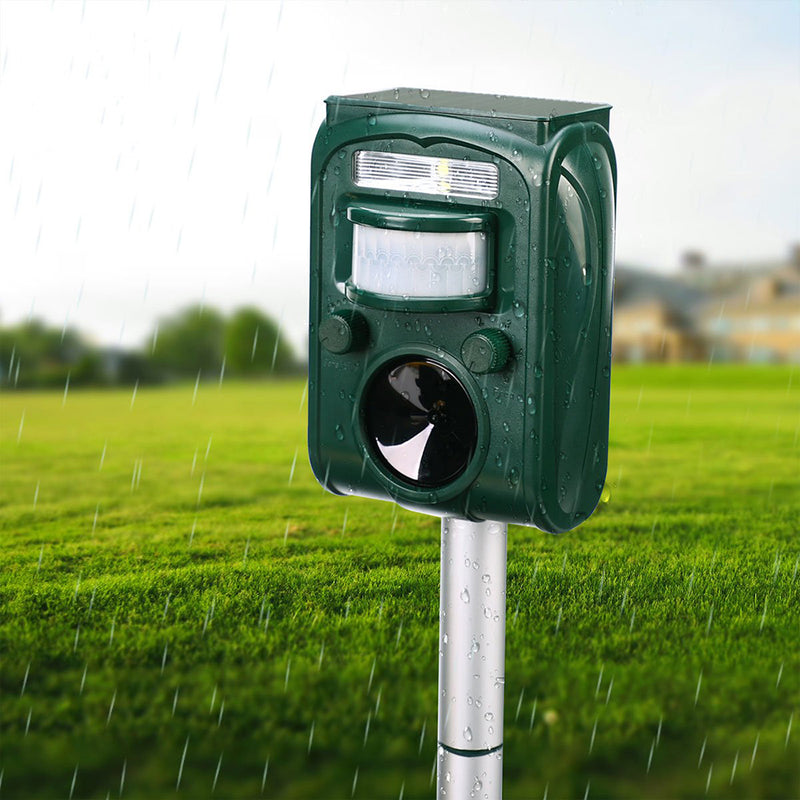 KCASA KC-501 Garden Solar Powered Ultrasonic Outdoor Animal Repeller Motion Sensor Flash Light Dog Cat Raccoon Rabbit Animal Dispeller