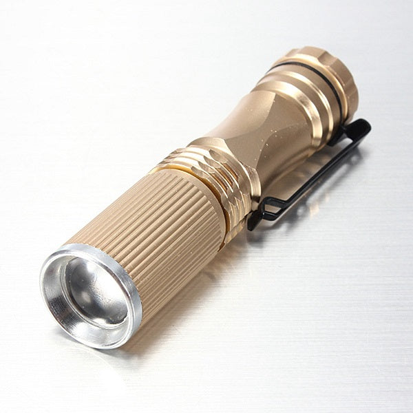Meco XPE-Q5 600 Lumen 7W Zoomable LED Flashlight (Contain 3 Colors)