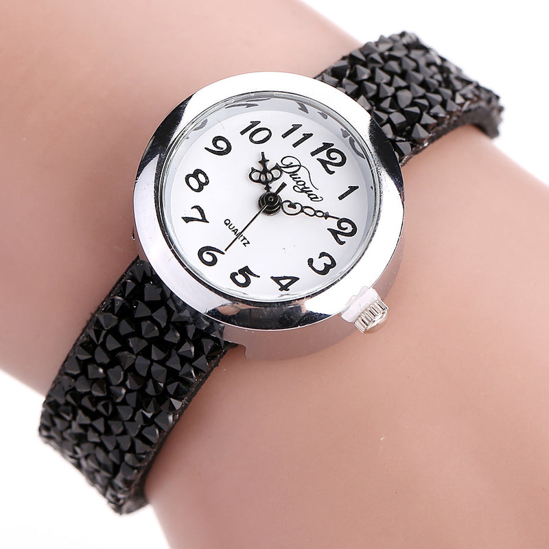 DUOYA DY005 Retro Style Ladies Bracelet Watch Gift Leather Strap Quartz Watches