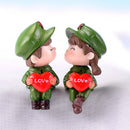 Mini Lifelike Soldiers Couple Statue Home Garden Landscape Decor Sculpture