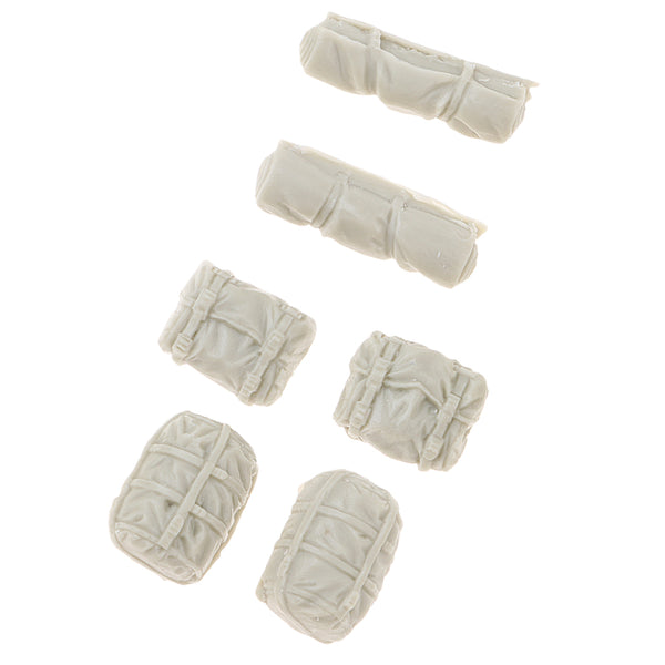 1/35 Resin Kit Backpack Bag Mini Model War Game Scenery Accessory Unpainted