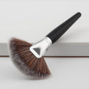 Pro Fan Shape Blending Highlighter Makeup Brush Face Powder Foundation Blush Contour Wooden Handle Cosmetic Tool