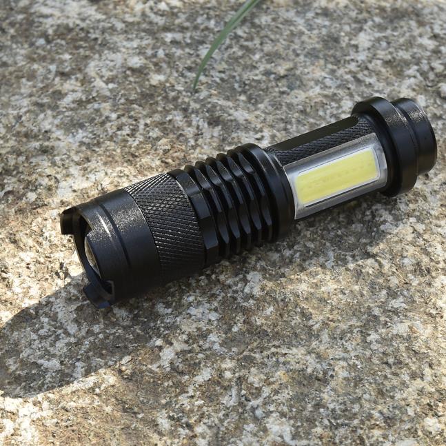 XANES SK68-COB XPE+COB 1000Lumens 4Modes Zoomable Tactical EDC LED Flashlight