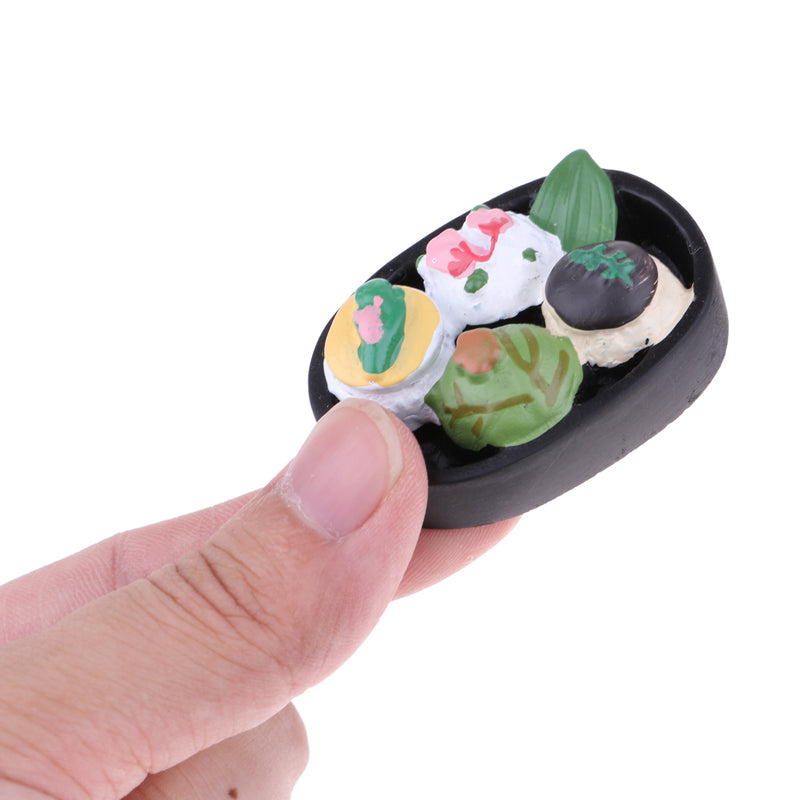 1/12 Dollhouse Miniature Resin Vivid Food Rice Roll Sushi for House Decoration