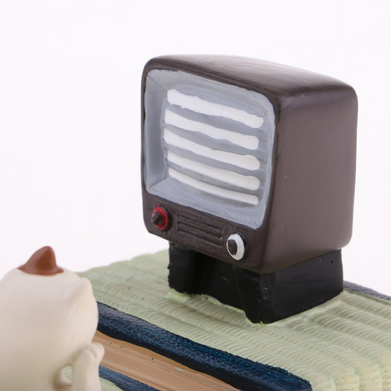 1/12 Dollhouse Miniature Resin Creative Ornaments Cat Watching TV Model Fairy Garden Decor Mobile Phone Stents
