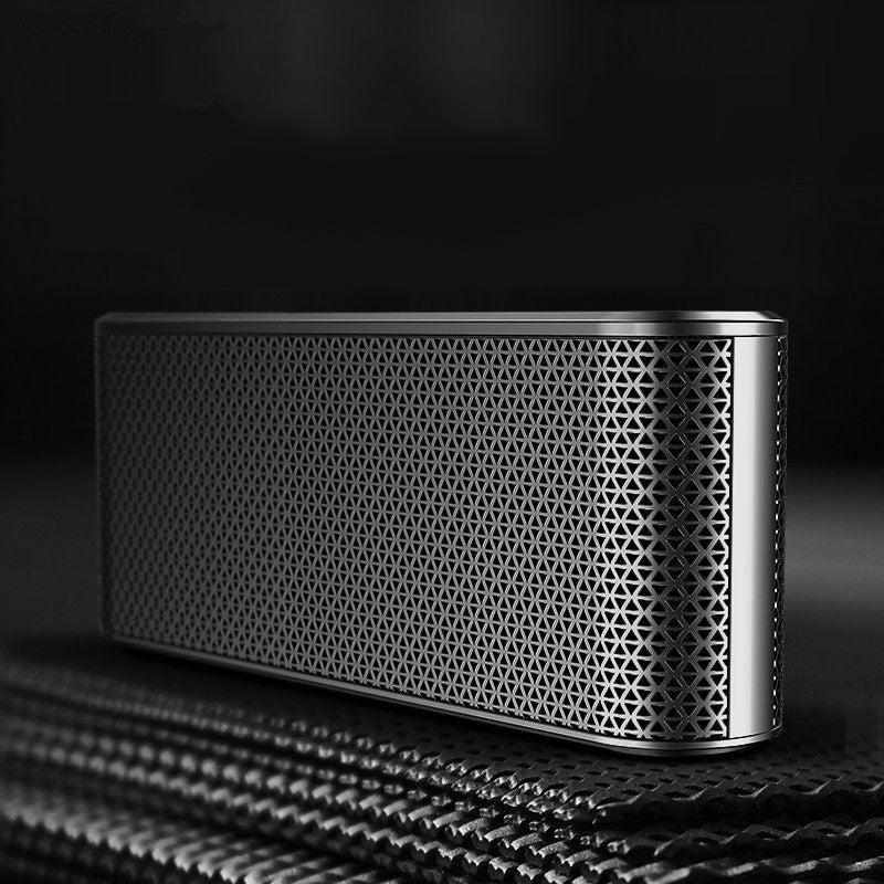 MANOVO X6 2200mAh Screen Touch TF Wireless bluetooth Speaker with Mic for iPhone 7 8 Mobile Phone