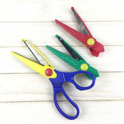 M&G 91408 Lace Scissors Hand-Crafted Set With Wavy Pattern Removable Head