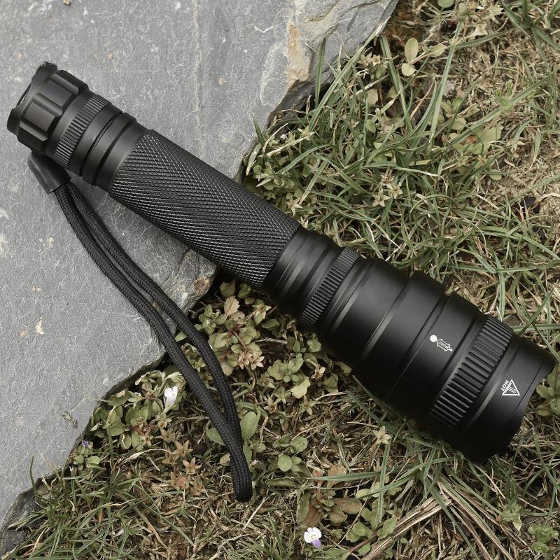 XANES 1515 XHP50 1000Lumens 5Modes Long-rang Research Zoomable Tactical LED Flashlight