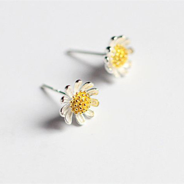 Korean 925 Sterling Silver Small Daisy Flower Ear Stud Earrings