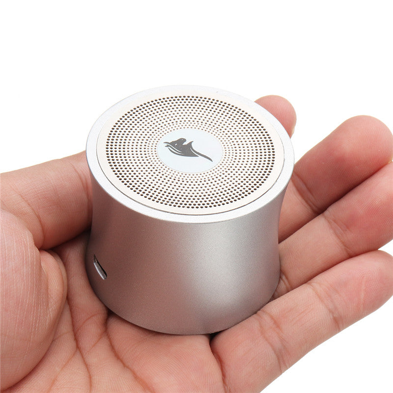 Outdoor Mini Portable Wireless Stereo TF Card bluetooth Speaker for Smart Phone Samsung S8 Xiaomi