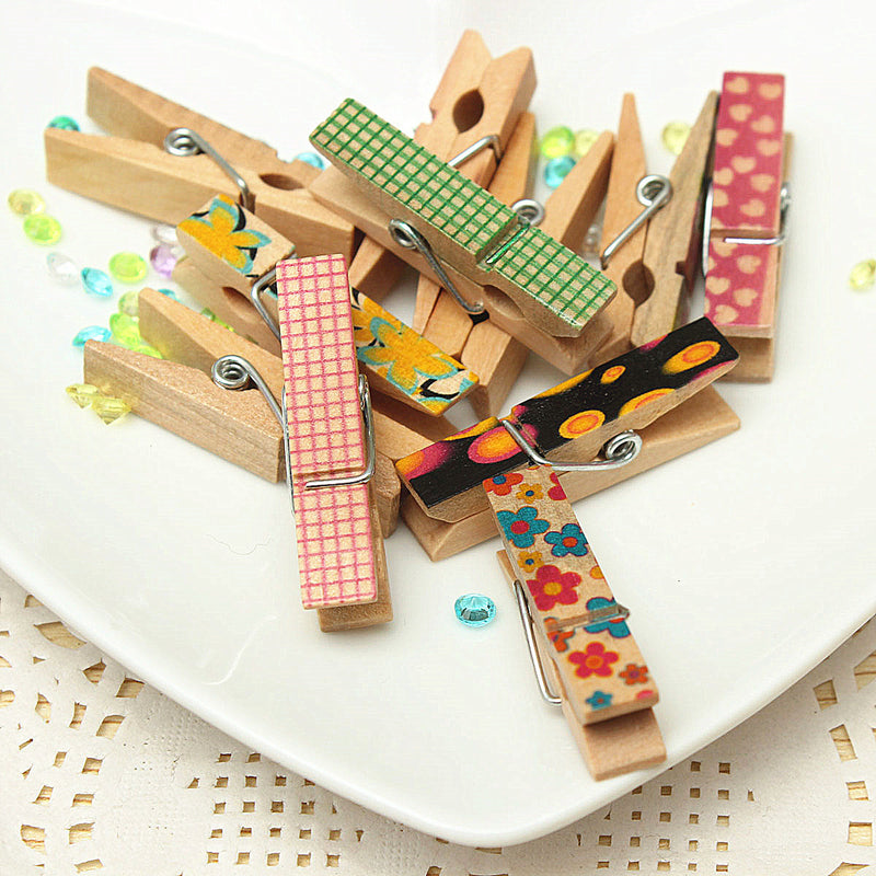 50 Pcs Cute Painted Wooden Mini Craft Pegs Cloth Photo Picture Hanging Spring Clips Clothespin
