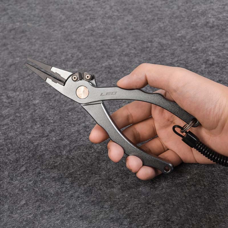 LEO 17/20cm Multifunction Fishing Pliers Hardware Fish Grip Clamp Fishing Tool With Storage Bag