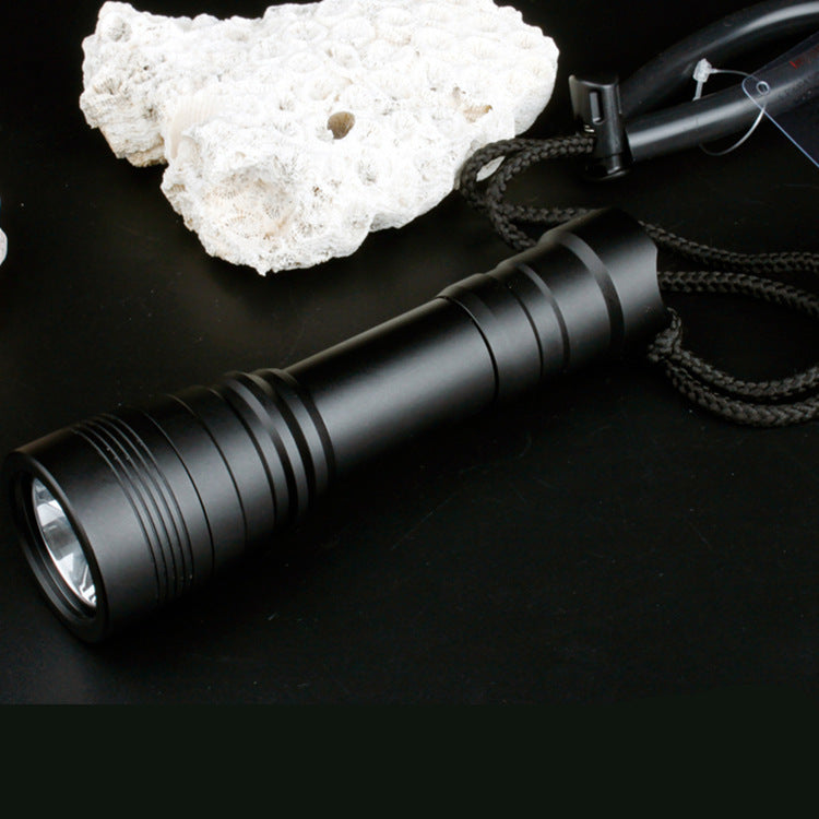 Nitesun DIV11 Diving Flashlight 1050 Lumens 4 Modes 18650 Battery LED Lamp Camping Hunting 200m Waterproof Torch Light