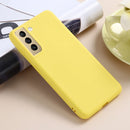 For Samsung Galaxy S21 FE 5G Pure Color Liquid Silicone Shockproof Full Coverage Case(Yellow)