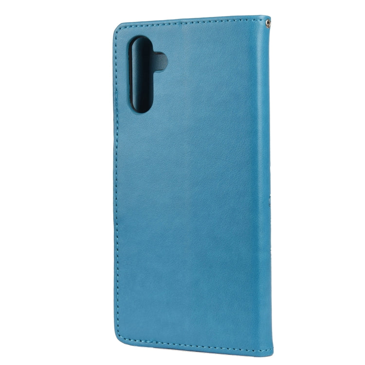 For Samsung Galaxy A13 5G Butterfly Flower Pattern Horizontal Flip Leather Phone Case with Card Slot & Holder(Blue)