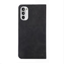 For Motorola Moto G52 4G/G82 5G Skin Feel Magnetic Horizontal Flip Leather Phone Case(Black)