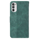For Motorola Moto G62 5G Geometric Embossed Leather Phone Case(Green)