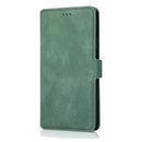 Retro Magnetic Closing Clasp Leather Case For iPhone 14 Max(Green)