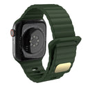 Breathable Skin-friendly Silicone Watch Band For Apple Watch Ultra 49mm / Series 8&7 45mm / SE 2&6&SE&5&4 44mm / 3&2&1 42mm(Dark Green)