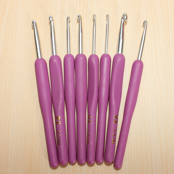 8 Sizes Plastic Handle Aluminum Crochet Hooks Needles 2.5-6.0mm