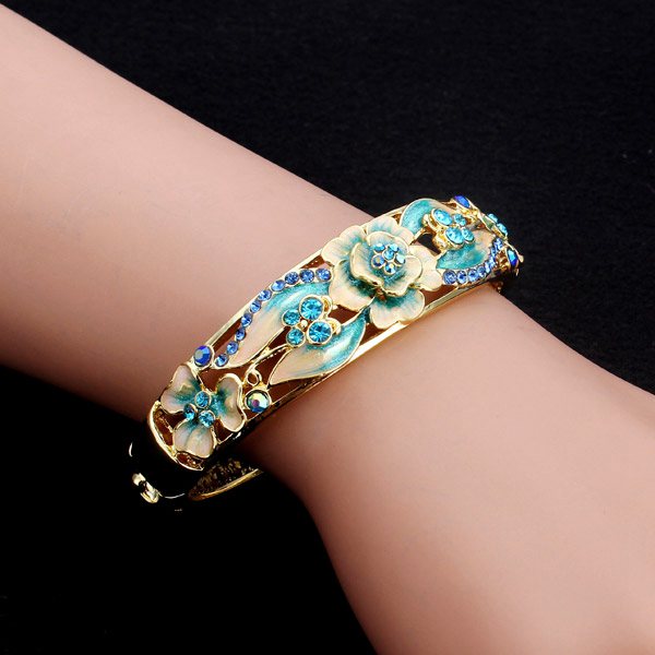 Retro 18K Gold Plated Rhinestone Bracelets Elegant Butterfly Flowers Bangle Bracelet For Women