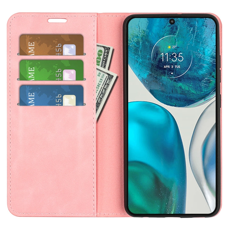 For Motorola Moto G52 4G Retro-skin Magnetic Suction Leather Phone Case(Pink)