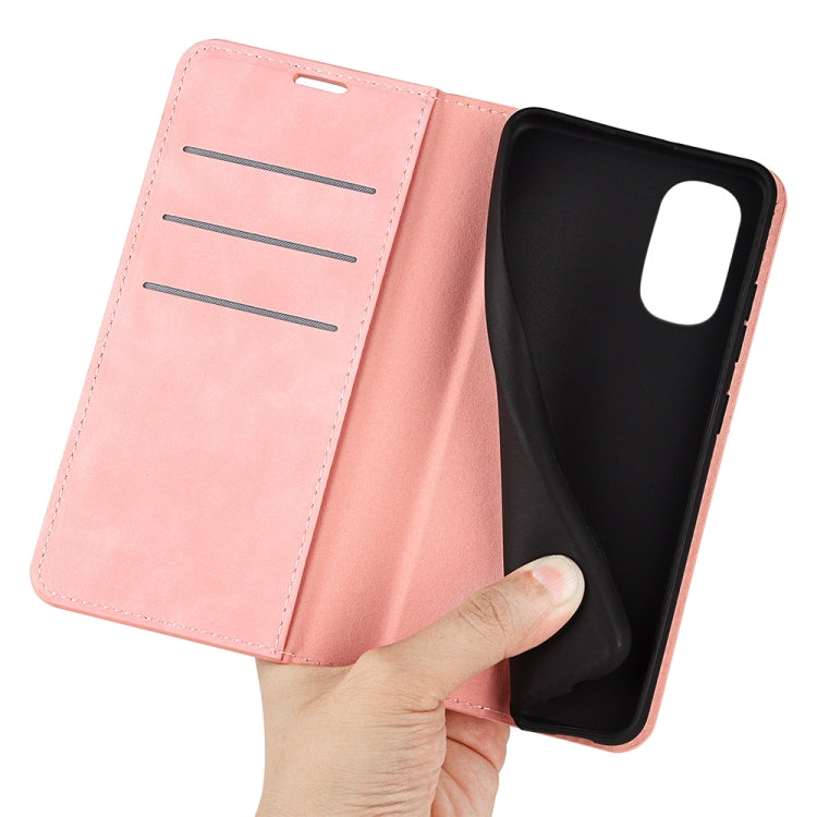 For Motorola Moto G52 4G Retro-skin Magnetic Suction Leather Phone Case(Pink)