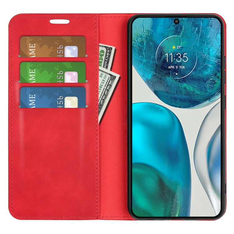 For Motorola Moto G52 4G Retro-skin Magnetic Suction Leather Phone Case(Red)