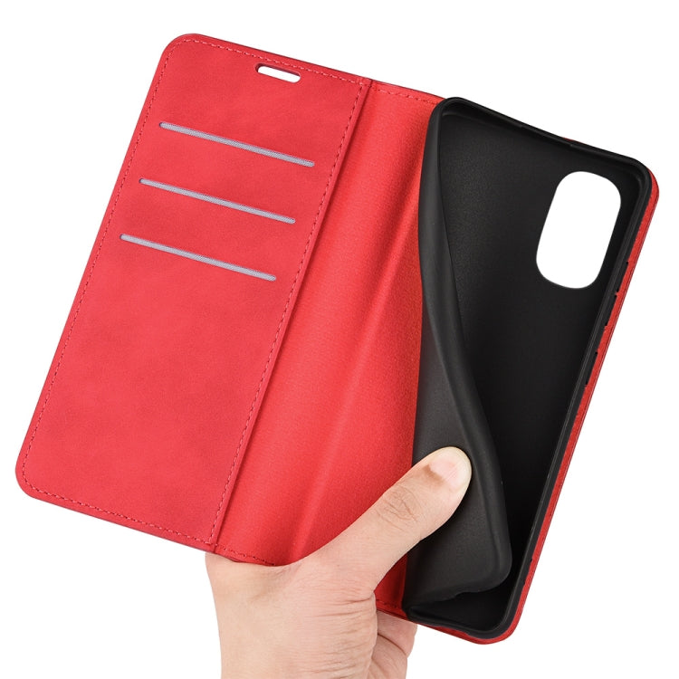 For Motorola Moto G52 4G Retro-skin Magnetic Suction Leather Phone Case(Red)
