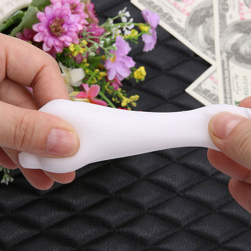 1 x Cute little animals small group of kneading music vent decompres white New