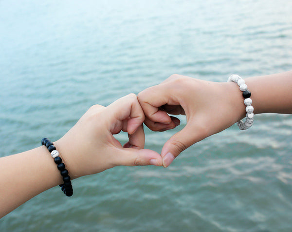 2 Pcs White Turquoise Handmade Energy Beaded Bracelet Couple Chain for Men Women