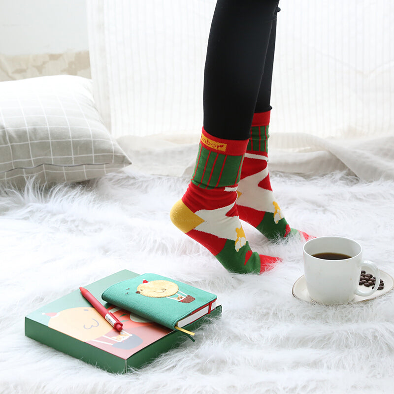Kinbor DTB6578 Christmas Stationery Gift Box Set Cute B7 Notebook + Socks + Gel Pen Gifts for Family Friends