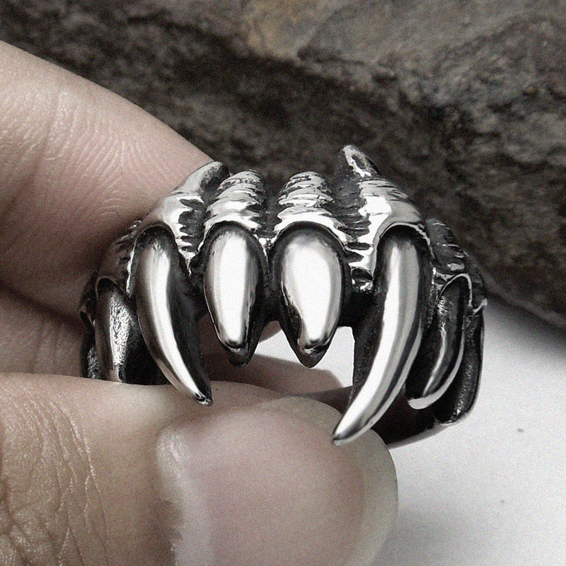 Men's Punk Retro Dragon Claw Ring Stainless Steel Biker Ring for Men Halloween Gift
