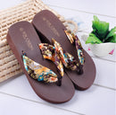 Women's Sandals Non-Slip Wearable Ultralight Beach Sandals Slippers Bath Slippers