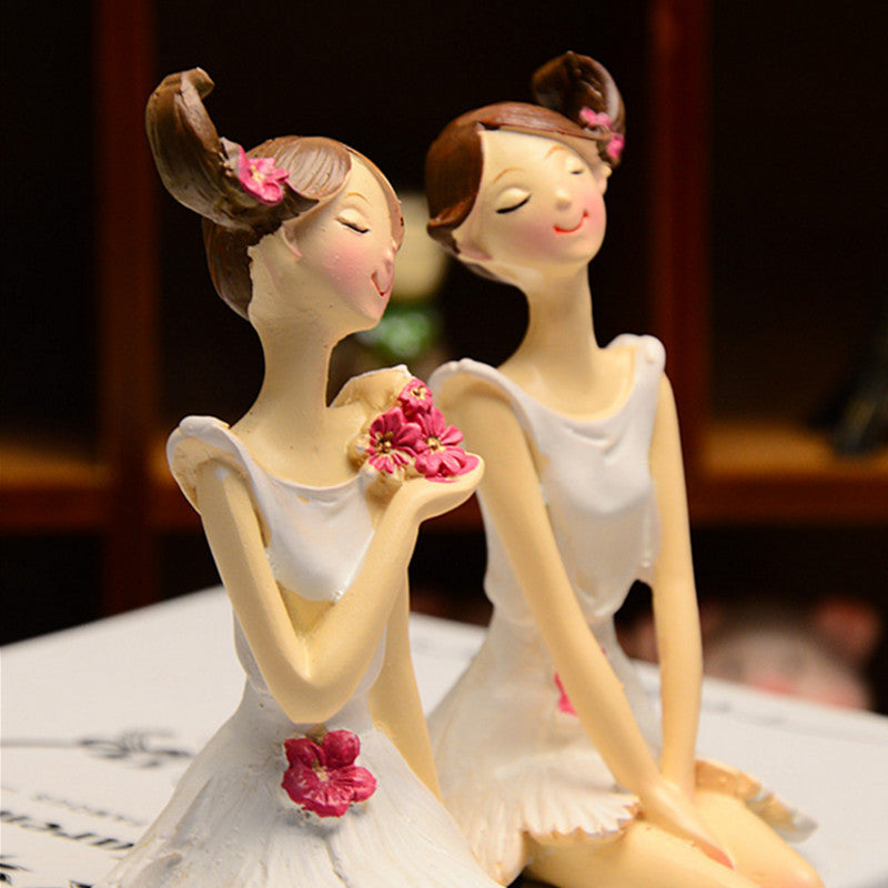 2pcs/set Beautiful Girl & Angel Creative Resin Doll Ornaments Fairy Statue Wedding Home Decorations
