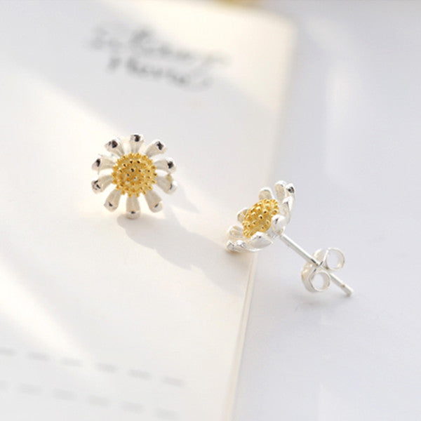 Korean 925 Sterling Silver Small Daisy Flower Ear Stud Earrings