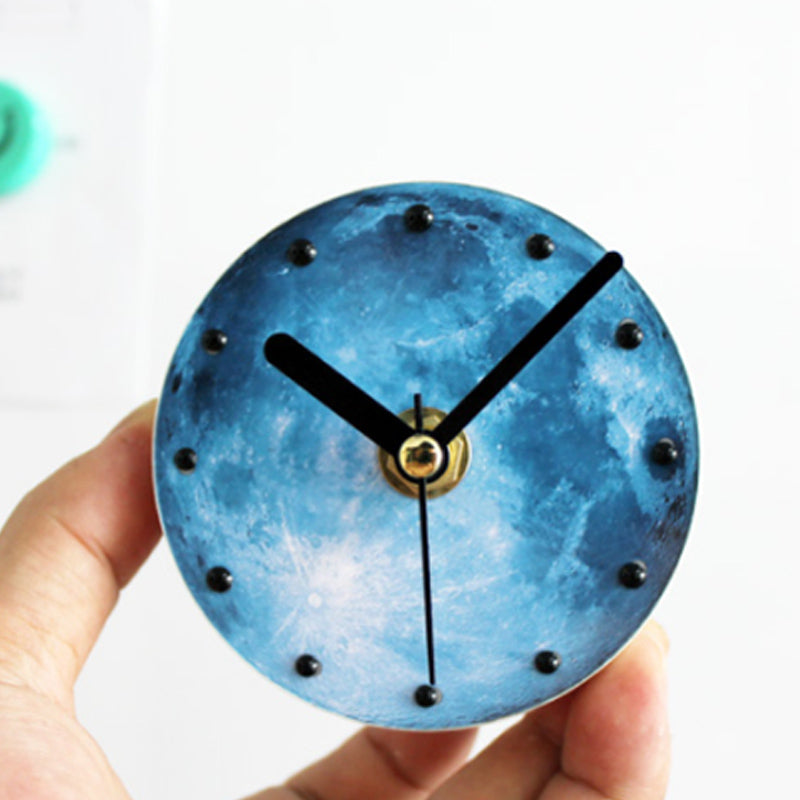 Fashionable Creative Universe Planet Moon Pattern Fridge Magnet Waterproof Sucker Moon Wall Clock