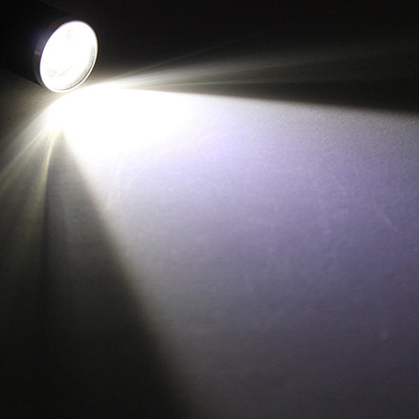 Meco XPE-Q5 600 Lumen 7W Zoomable LED Flashlight (Contain 3 Colors)