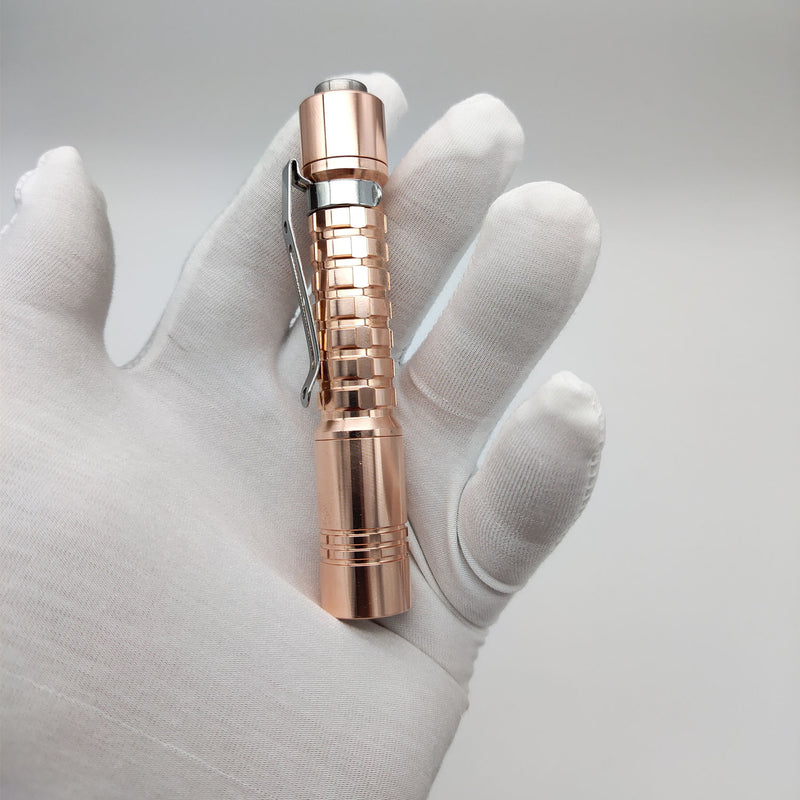 ReyLight Copper Pineapple Mini Nichia 219B 300lm 4500K R9080 High CRI EDC LED Flashlight AAA/10440 Mini LED Keychain Light