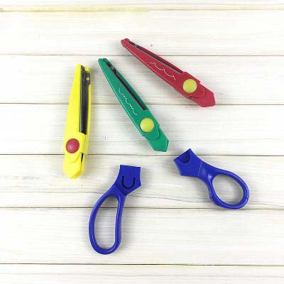 M&G 91408 Lace Scissors Hand-Crafted Set With Wavy Pattern Removable Head