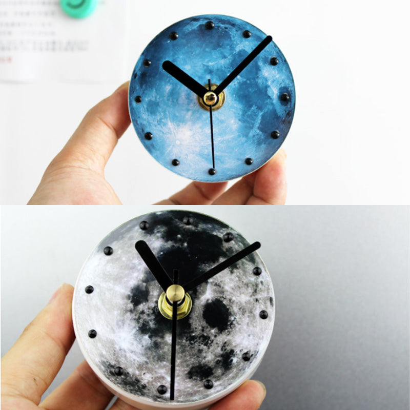 Fashionable Creative Universe Planet Moon Pattern Fridge Magnet Waterproof Sucker Moon Wall Clock