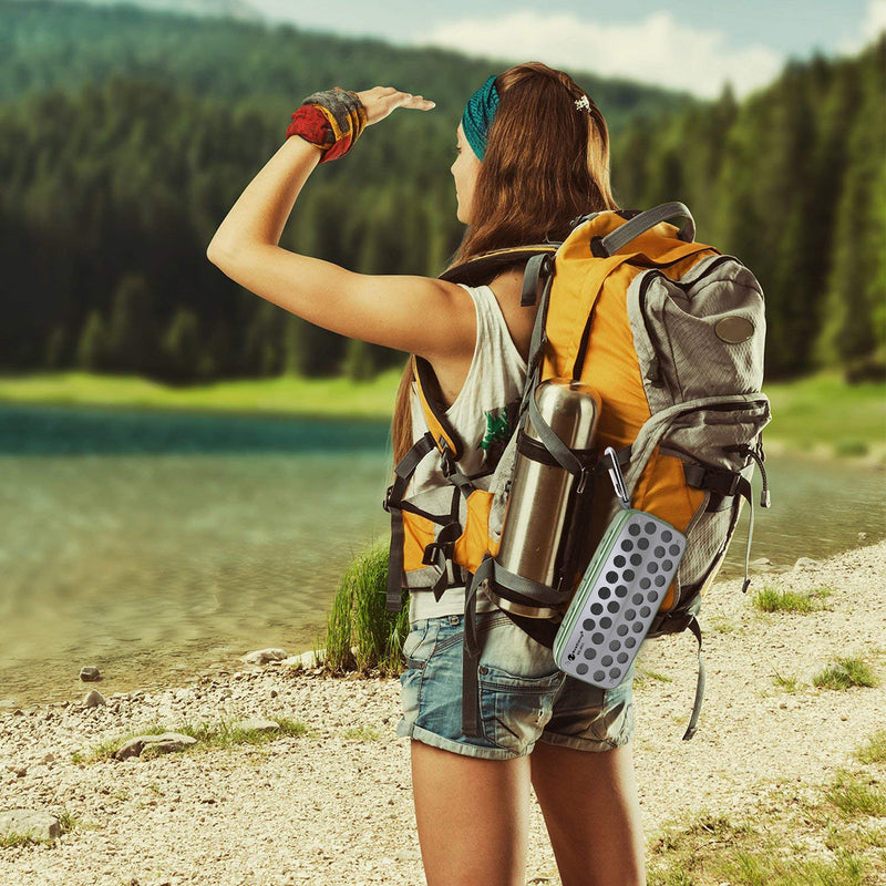 Portable Outdoor Wireless bluetooth Speaker IPX4 Waterproof FM Radio TF Card Speaker with Mic