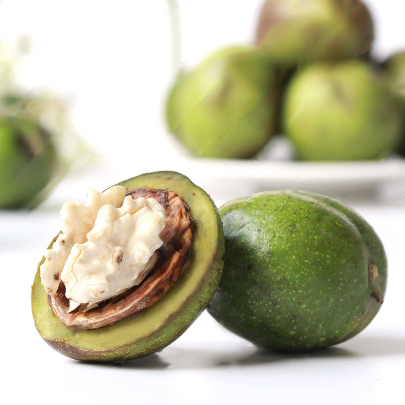 Egrow 2Pcs/Bag Green Walnut Seeds Chinese Specialty Green Walnut Seeds New Rare Walnut Seeds