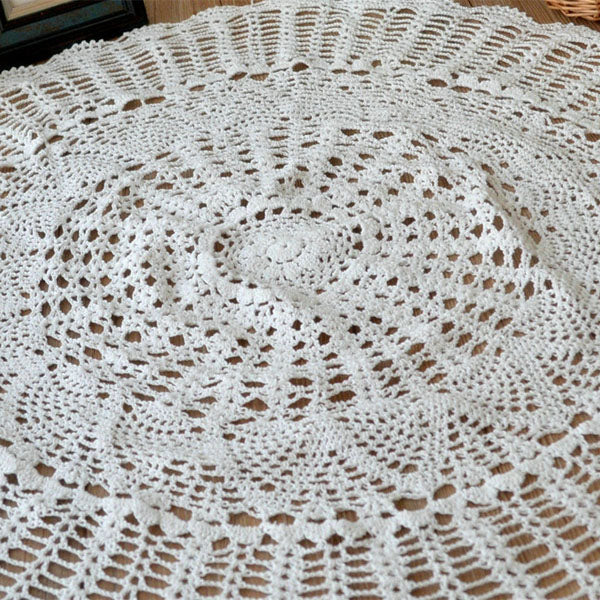 80cm White Hand Crochet Tablecloth Table Runner Desk Cover Topper Pineapple Floral Wedding Decor