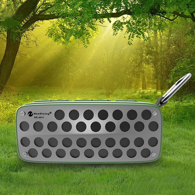 Portable Outdoor Wireless bluetooth Speaker IPX4 Waterproof FM Radio TF Card Speaker with Mic