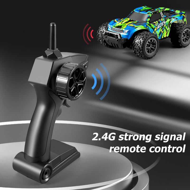 1/20 4WD RC Buggy Car 20km/h High Speed Monster Truck with Battery (S 702) Newly